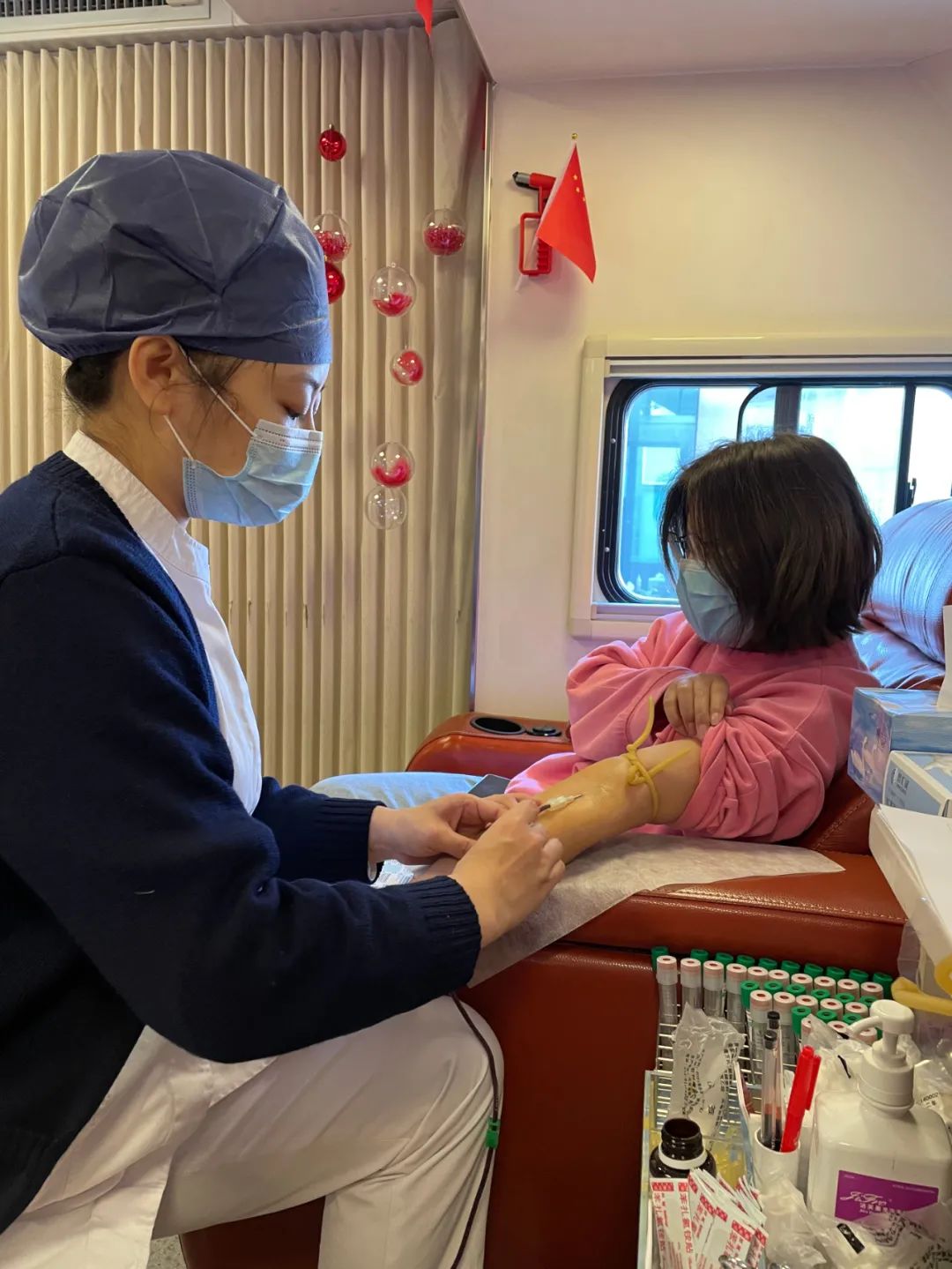 同血脈恒自(zì)強,康衆人(rén)向生(shēng)命獻禮 同血脈恒自(zì)強,康衆人(rén)向生(shēng)命獻禮