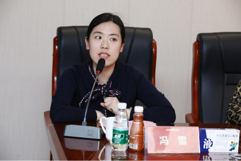 《小(xiǎo)兒(ér)熱(rè)速清口服液治療兒(ér)童上(shàng)呼吸道(dào)感染臨床應用(yòng)專家(jiā)共識》第一(yī)次專家(jiā)討(tǎo)論會(huì)在京成功舉辦 《小(xiǎo)兒(ér)熱(rè)速清口服液治療兒(ér)童上(shàng)呼吸道(dào)感染臨床應用(yòng)專家(jiā)共識》第一(yī)次專家(jiā)討(tǎo)論會(huì)在京成功舉辦