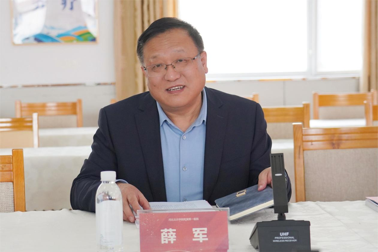 康衆時(shí)代與河(hé)北(běi)北(běi)方學院附屬第一(yī)醫(yī)院達成戰略合作(zuò), 助力臨床試驗研究高(gāo)質量發展! 康衆時(shí)代與河(hé)北(běi)北(běi)方學院附屬第一(yī)醫(yī)院達成戰略合作(zuò), 助力臨床試驗研究高(gāo)質量發展!