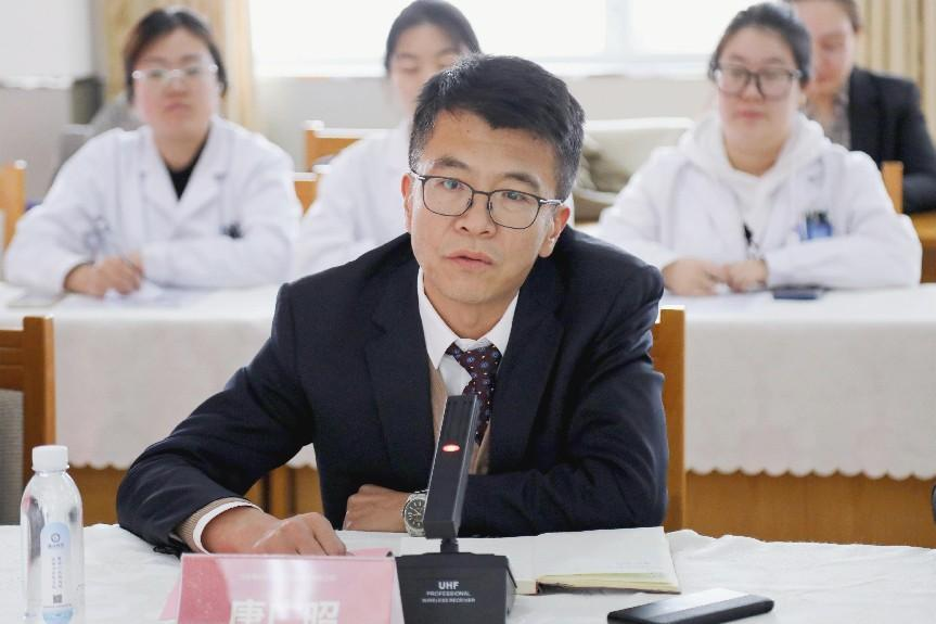 康衆時(shí)代與河(hé)北(běi)北(běi)方學院附屬第一(yī)醫(yī)院達成戰略合作(zuò), 助力臨床試驗研究高(gāo)質量發展! 康衆時(shí)代與河(hé)北(běi)北(běi)方學院附屬第一(yī)醫(yī)院達成戰略合作(zuò), 助力臨床試驗研究高(gāo)質量發展!