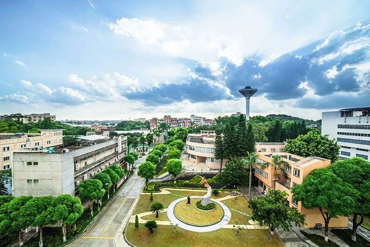 《保濟口服液臨床應用(yòng)專家(jiā)共識》第一(yī)次專家(jiā)討(tǎo)論會(huì)在京順利召開(kāi)