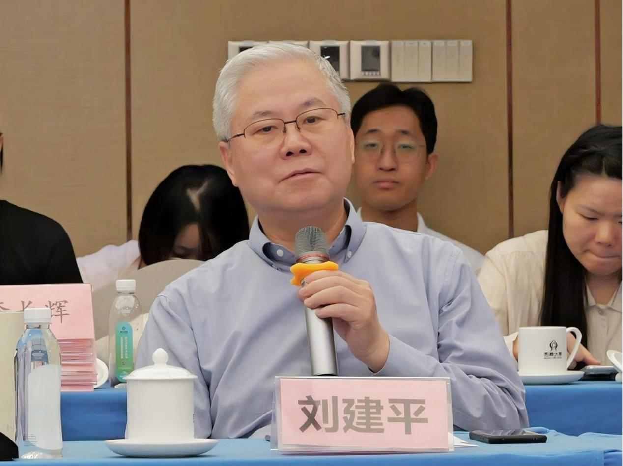 《中西(xī)醫(yī)結合防治糖尿病下(xià)肢血管病變的(de)循證評價研究——行(xíng)氣活血經典藥對(duì)（川芎、丹參）的(de)循證評價與新藥轉化(huà)研究》項目啓動會(huì)正式舉辦！